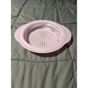 New TUPPERWARE FLAT OUT COLANDER 2 Qt Easy Store Adjustable Size Strainer Drain